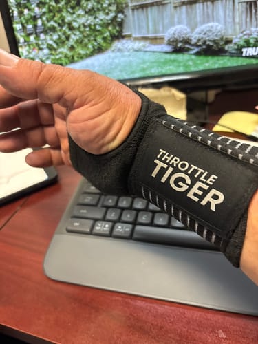 Customer photo review of Rider's Wrist Support