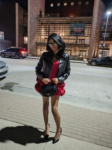 Customer photo review of Sophia Rose – Red (Limited — Selling Fast)