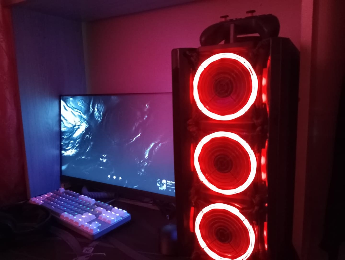 Customer photo review of Wraith Kitsune Edition Deskmat