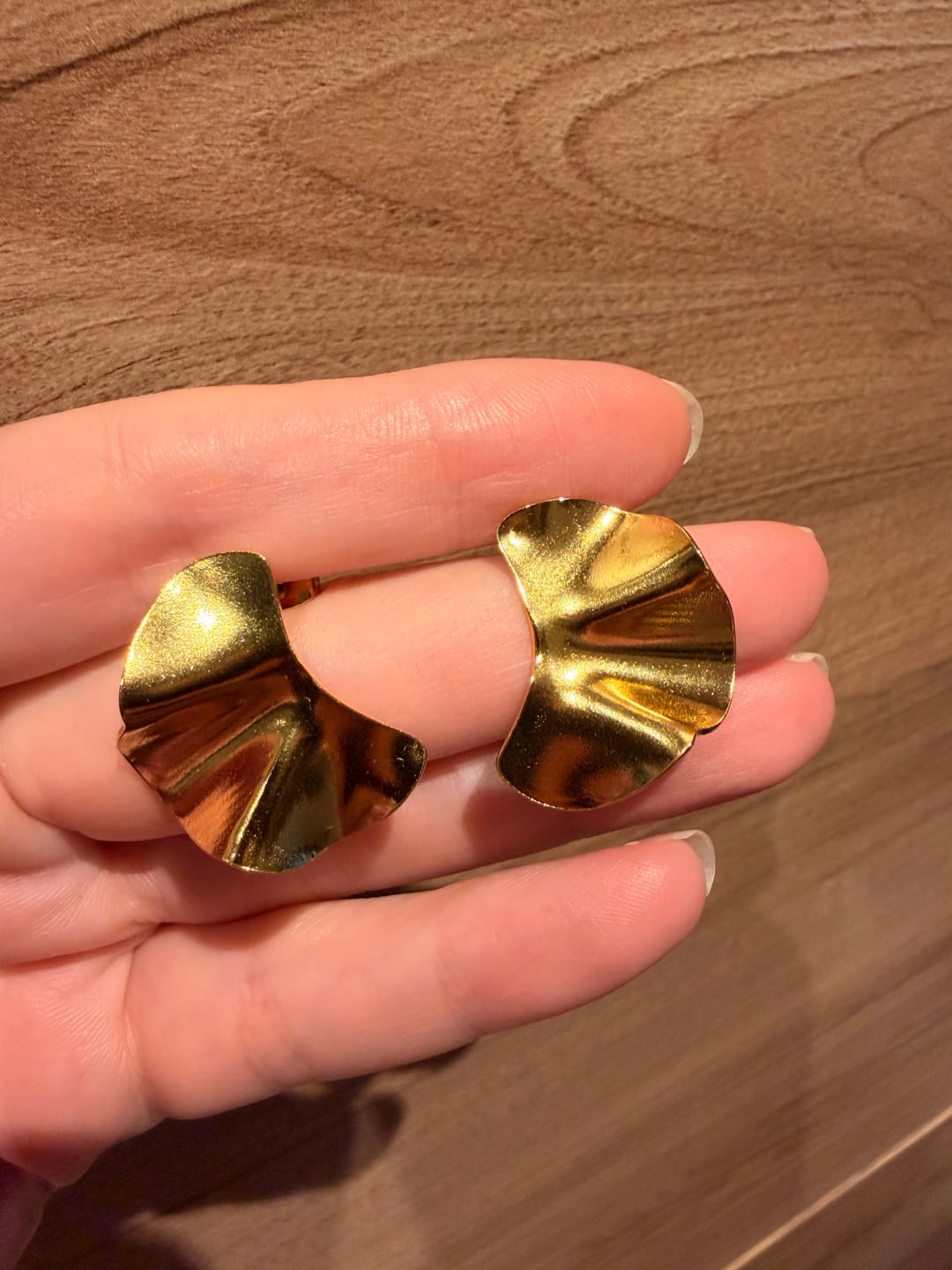 Customer photo review of VÆLDA Pozlátené náušnice