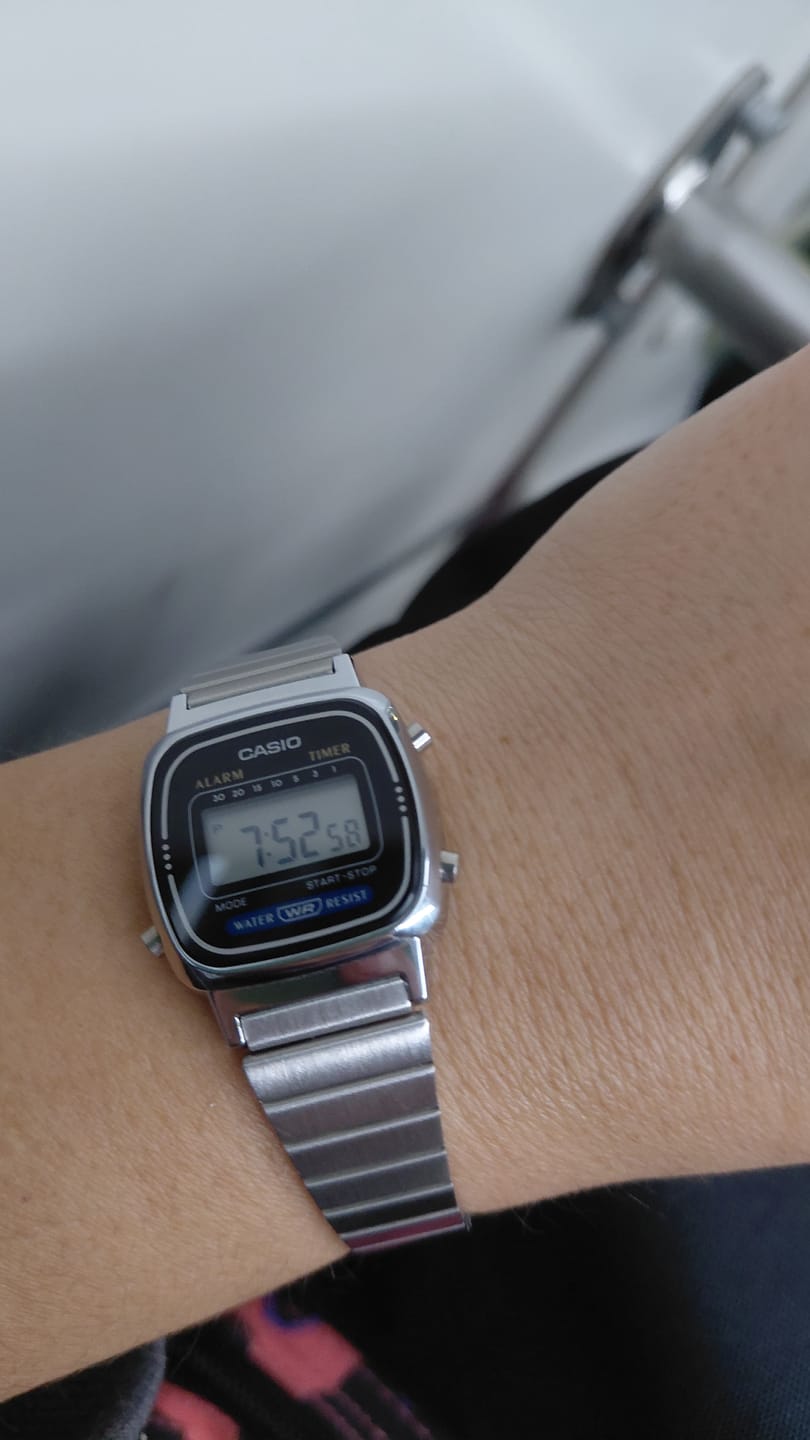 Customer photo review of Reloj Casio Vintage LA670WA-1DF Plateado Mini