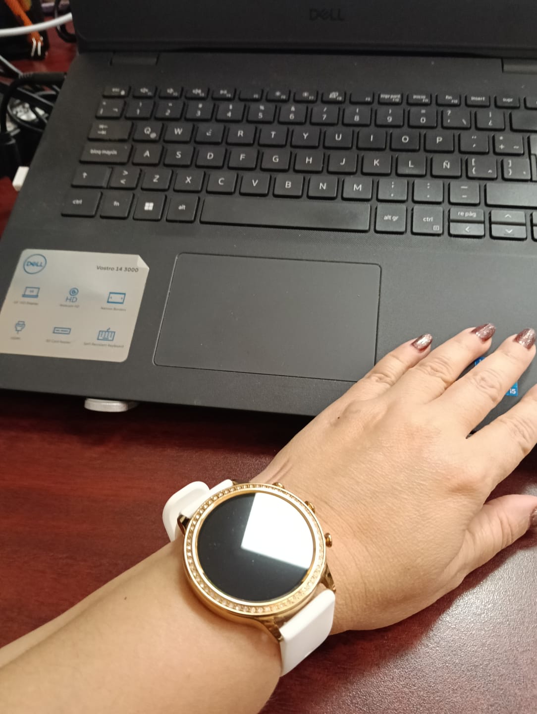 Customer photo review of Smartwatch Reloj Kronos Oblivion STF Pantalla Amoled 1.43" Resistencia al agua IP68 Beige