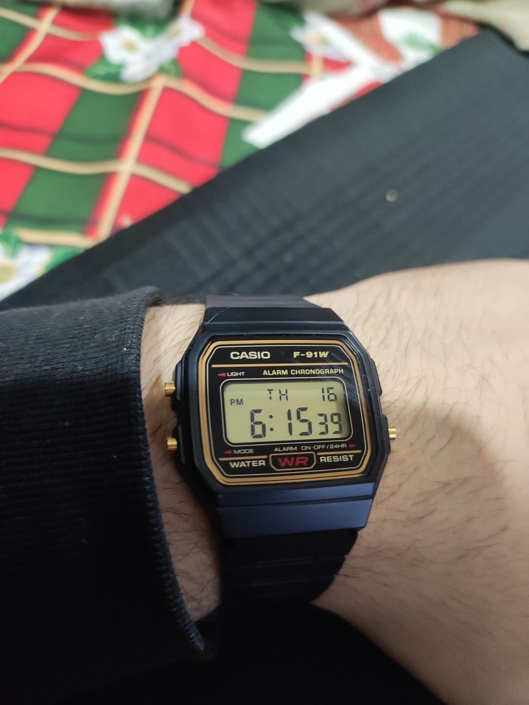 Customer photo review of Reloj Casio Vintage F-91WG-9SDF Clásico Líneas Amarillas
