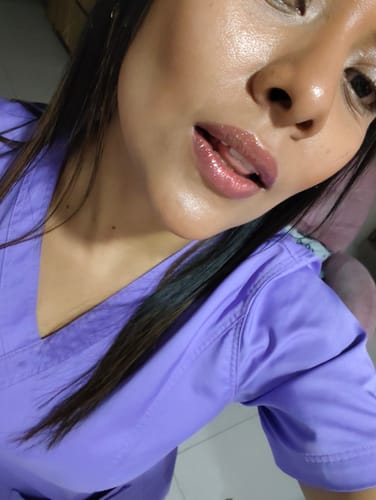 Customer photo review of LIP GLOSS  1ST SCENE