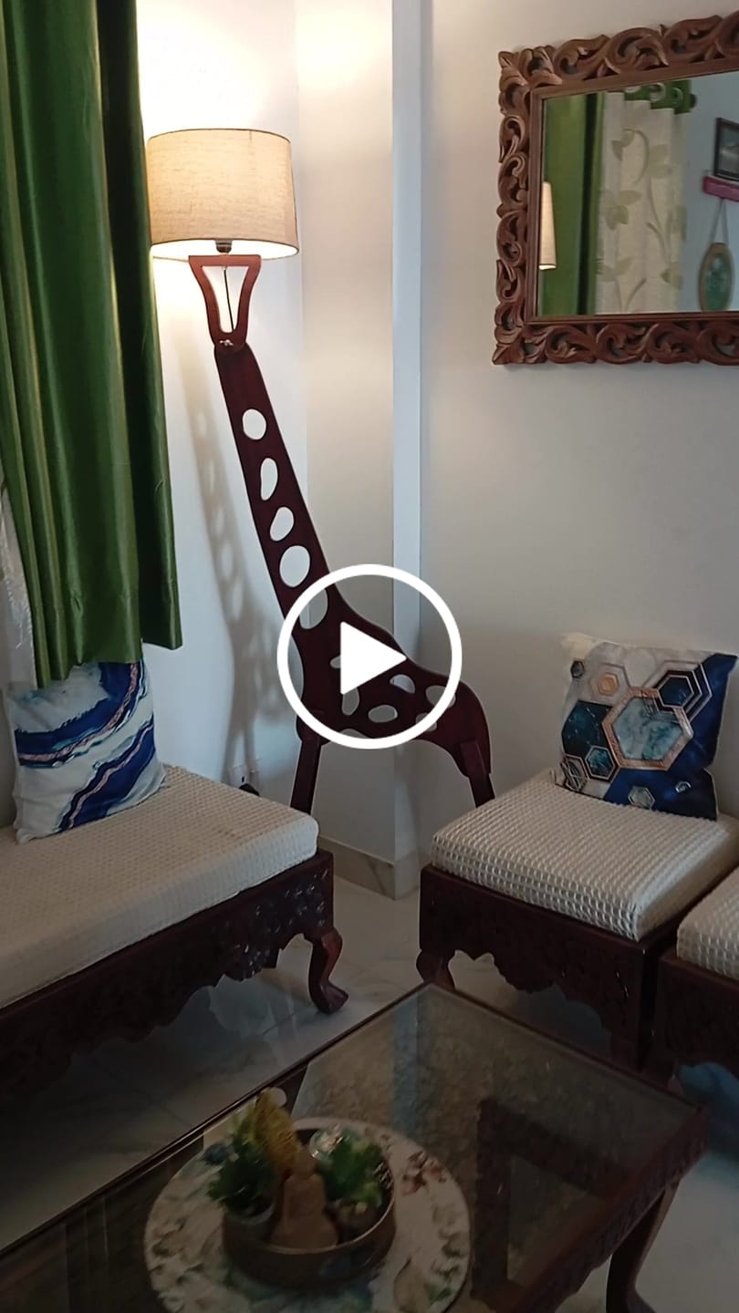 Customer video review of The Giraffe Floor Lamp