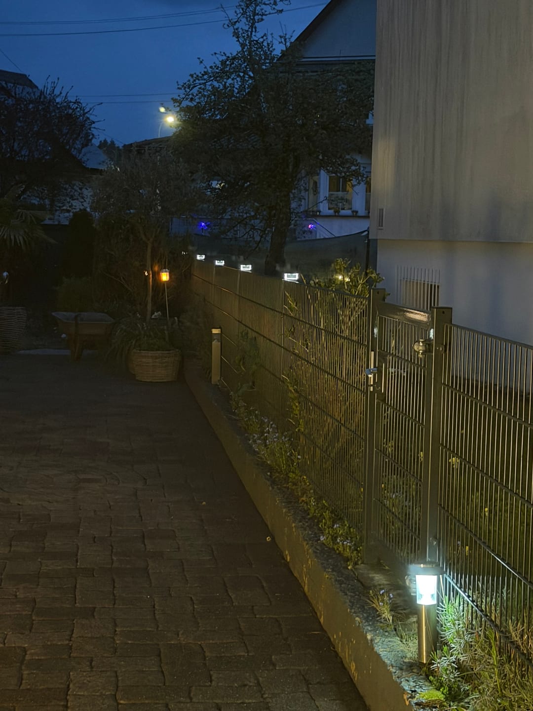 Customer photo review of 6040 Solar Zaunleuchte LED