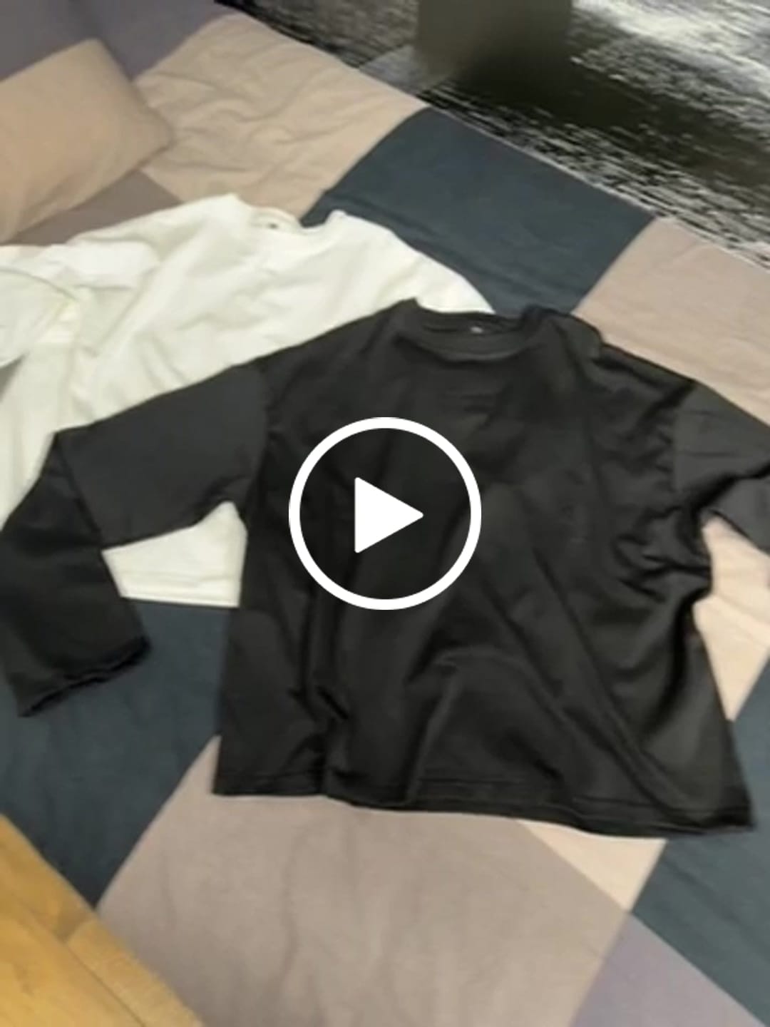 Customer video review of Longsleeve Cropped Blanks 220GSM Black