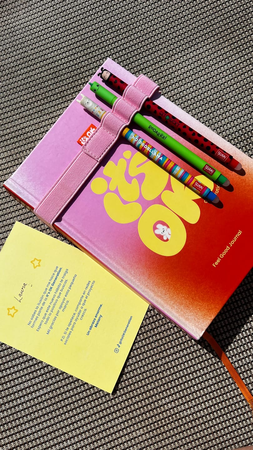 Customer photo review of Feel Good Journal | Portada Mandarina
