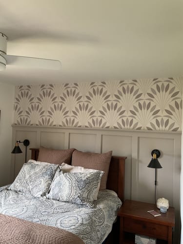 Customer photo review of Bonnie - Pattern of Pastel Leaves Wallpaper