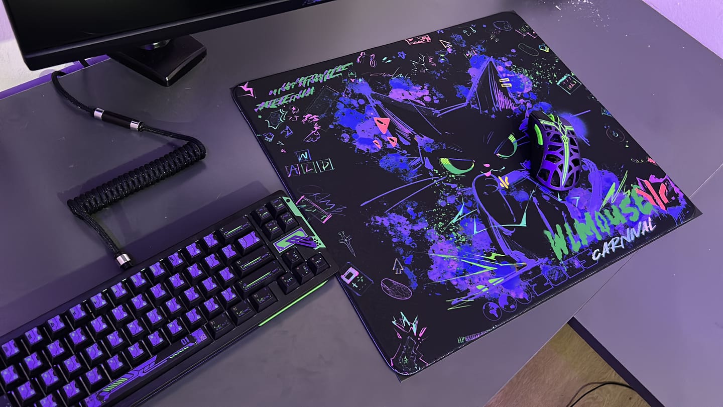 Customer photo review of WLMouse Cyber Grafitti Poron Mousepad