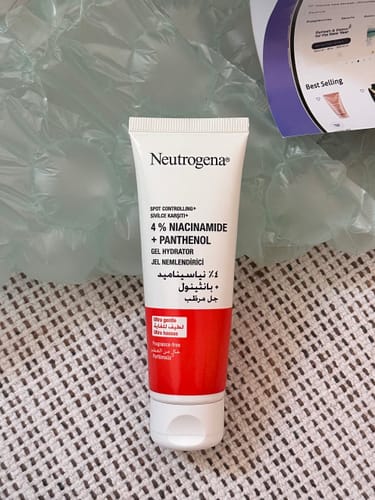 Customer photo review of Neutrogena Spot Control Gel Hydrator – Niacinamide & Panthenol 50ml