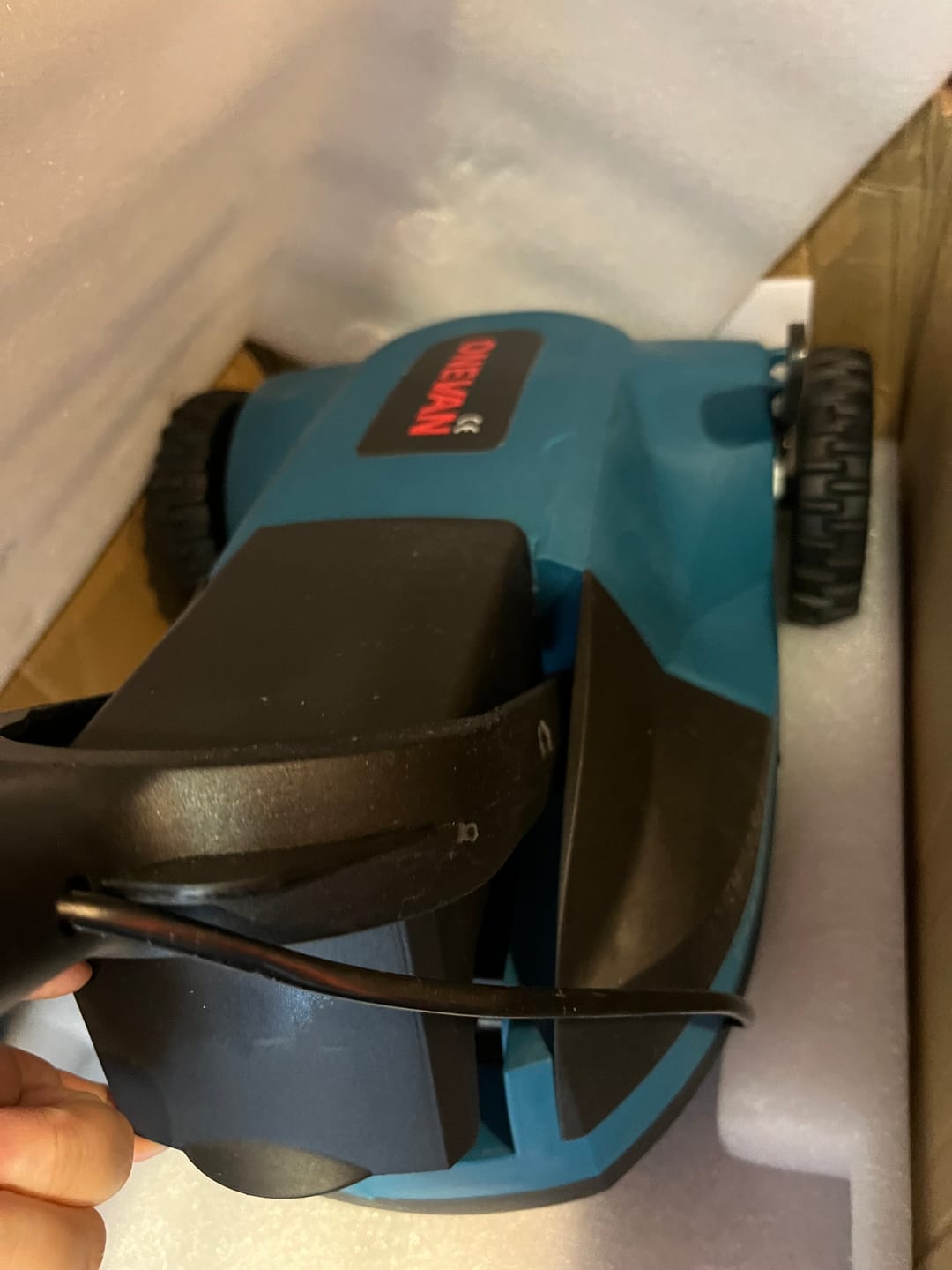 Customer photo review of ONEVAN 30mm & 50mm Pruning Shears | 8" Chainsaw & 8" Pole Chainsaw | 510mm Hedge Trimmer Brushless Cordless 5‑Pc. Combo Kit