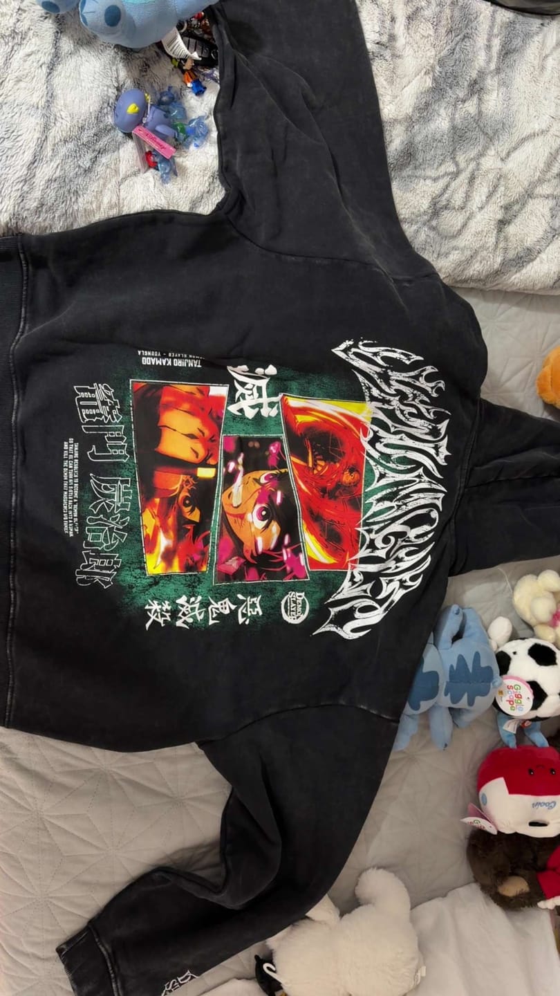 Customer photo review of 5068 - Demon Slayer: Kimetsu no Yaiba - Hoodies