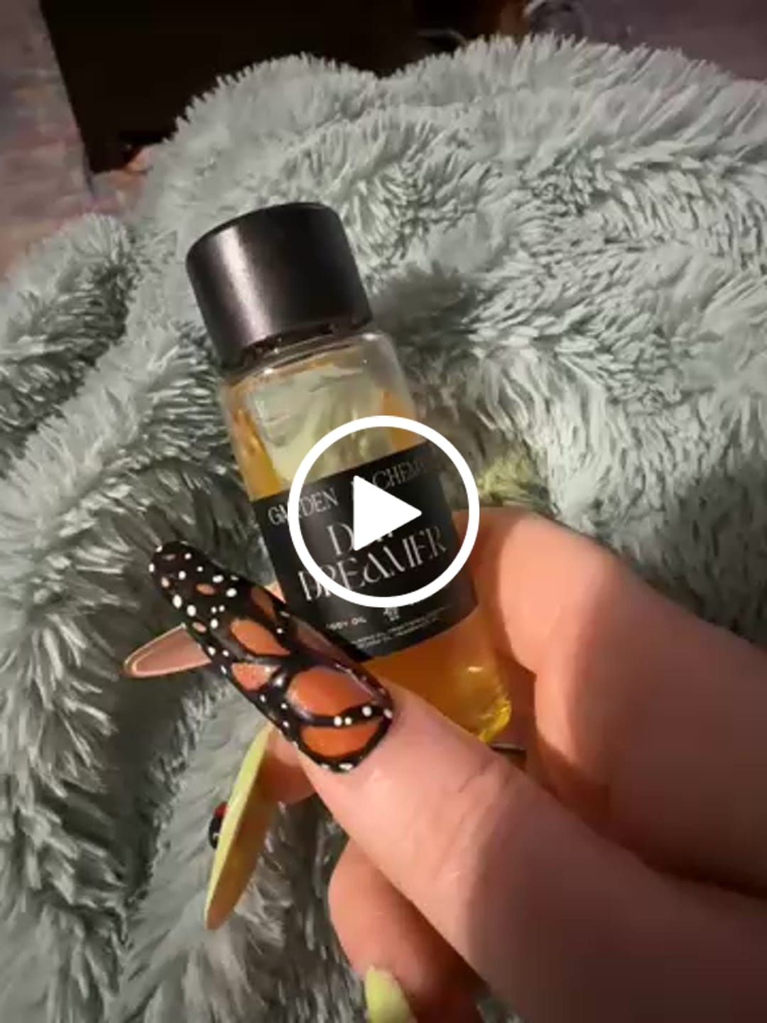 Customer video review of DAY DREAMER BODY OIL