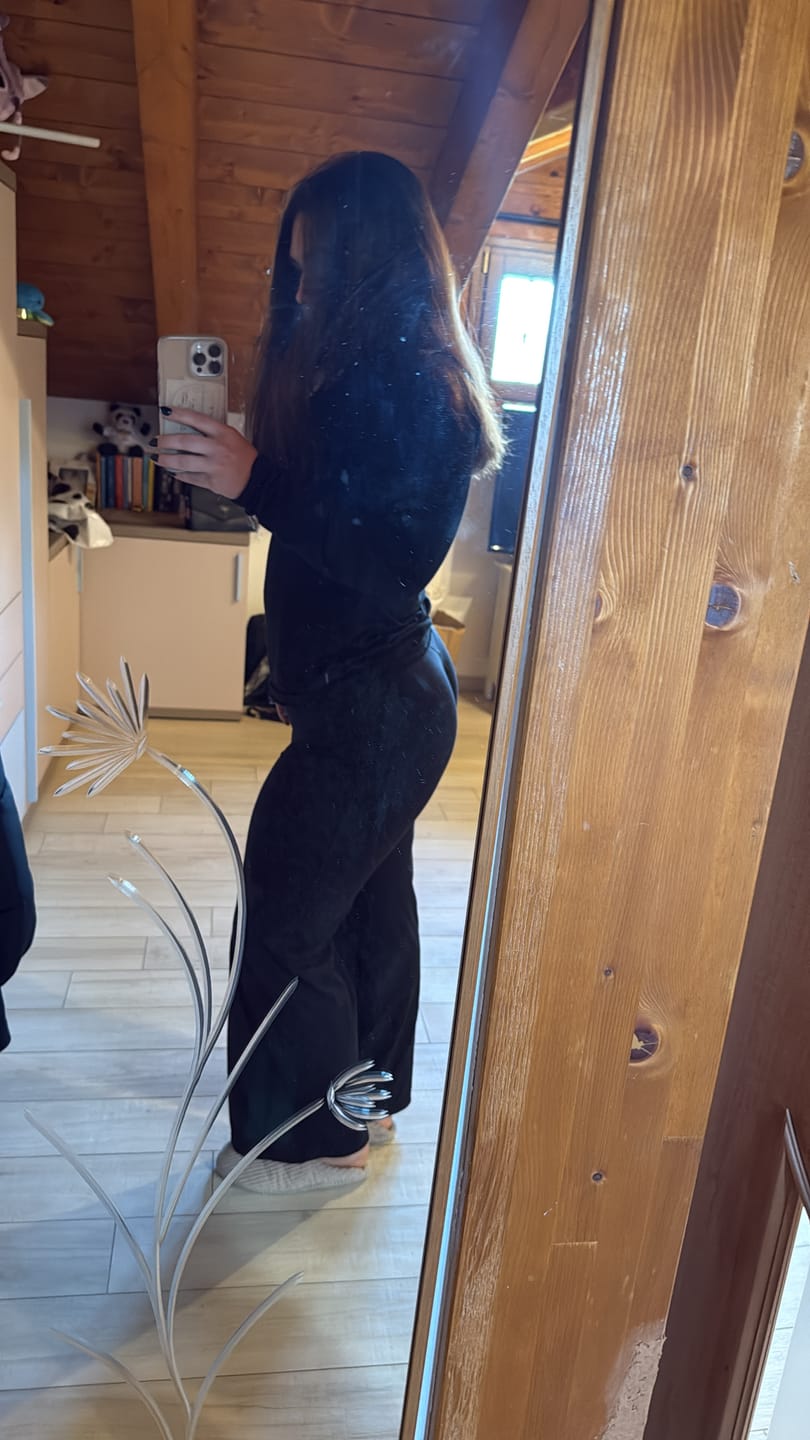 Customer photo review of W2289 - Kove Wide Leg Flare Leggings (Short)