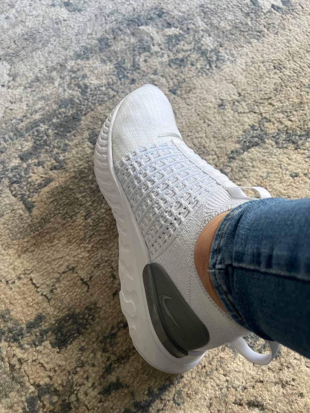 Customer photo review of Nike React Phantom Run Flyknit 2 True White Silver Wmns