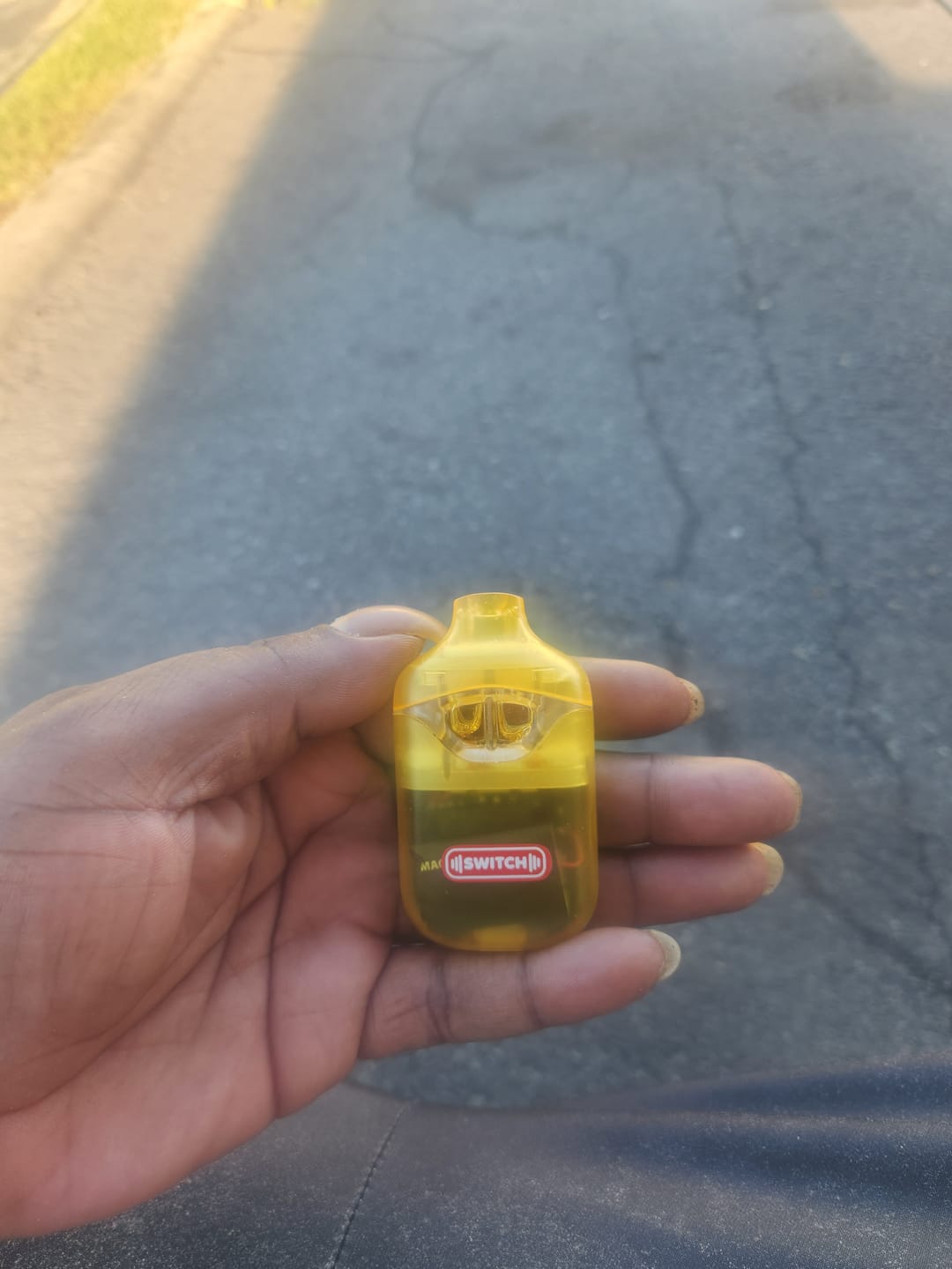 Customer photo review of Switch - 2G Banana Candy/Pineapple Pop