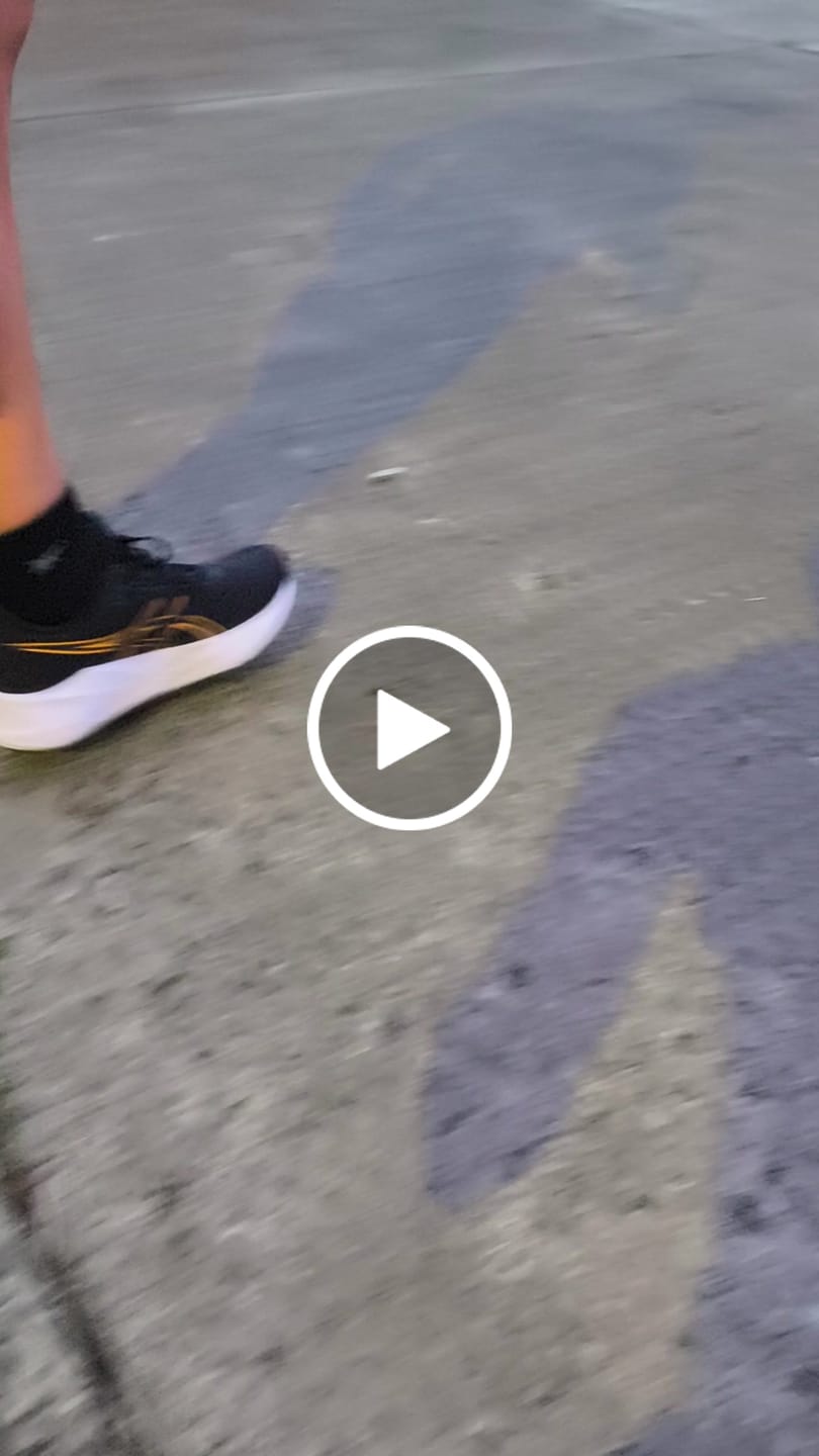 Customer video review of Asics Versablsat 4 Hombre Black Yamabuki
