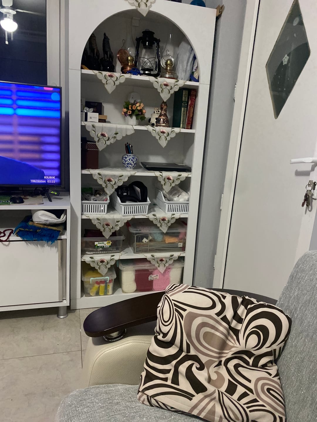 Customer photo review of Rani HC116 Kitaplık 6 Raflı Çalışma Odası Kütüphane Modern Duvar Rafı Beyaz