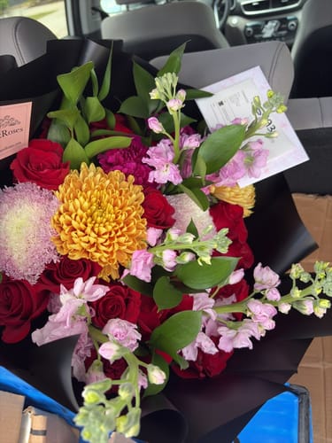 Customer photo review of Mixed Bouquet - Red Roses