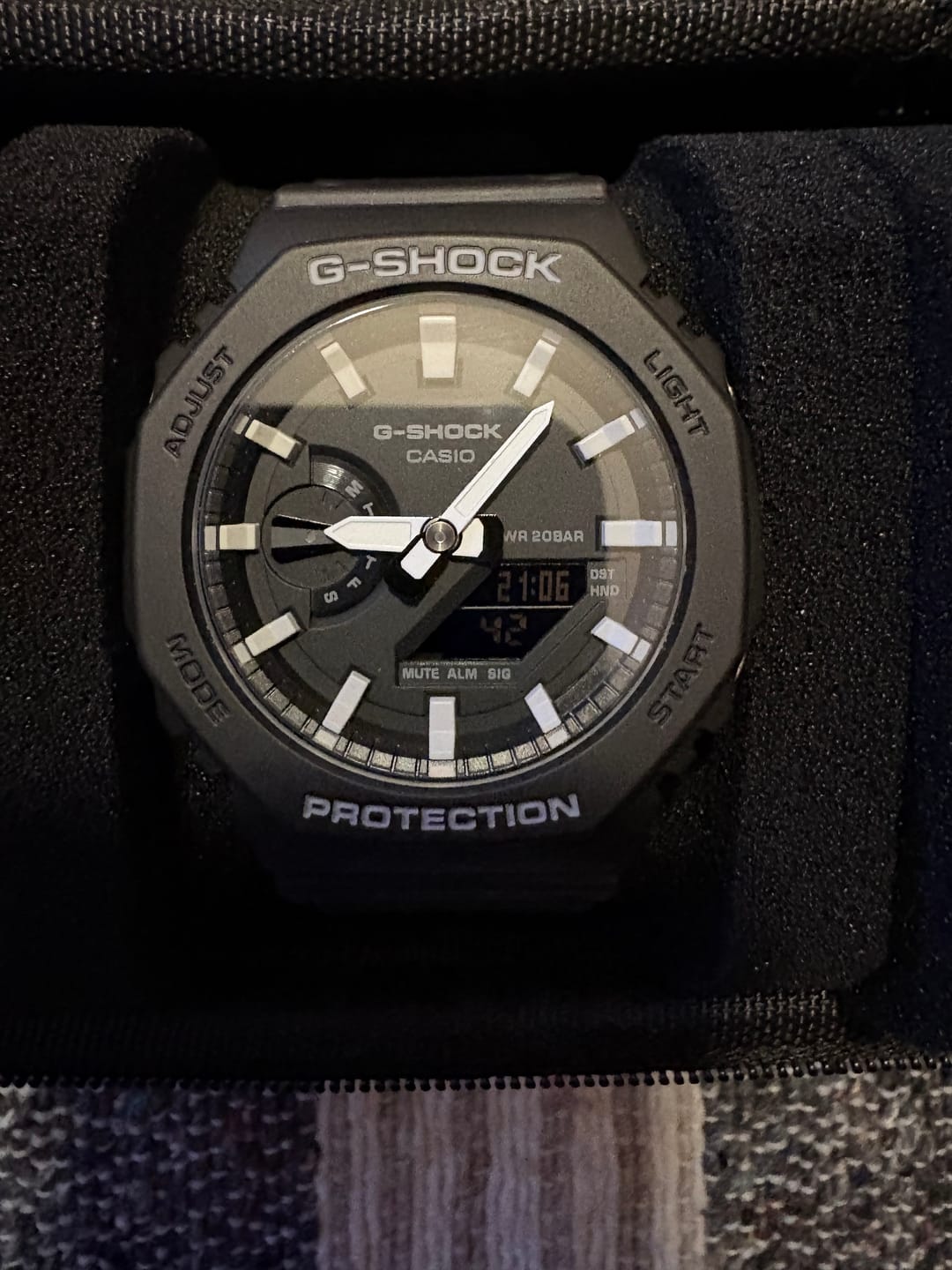 Customer photo review of Reloj Casio G-Shock Royal Oak "Casioak" GA-2100-1AJF Carbon Core Negro JDM