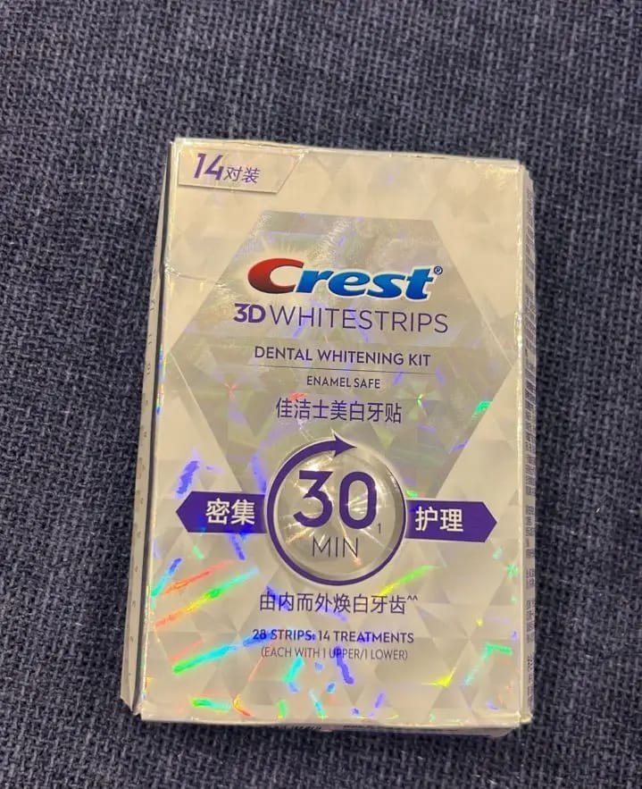 Customer photo review of Crest 3D Whitestrips Age Renew Level 28