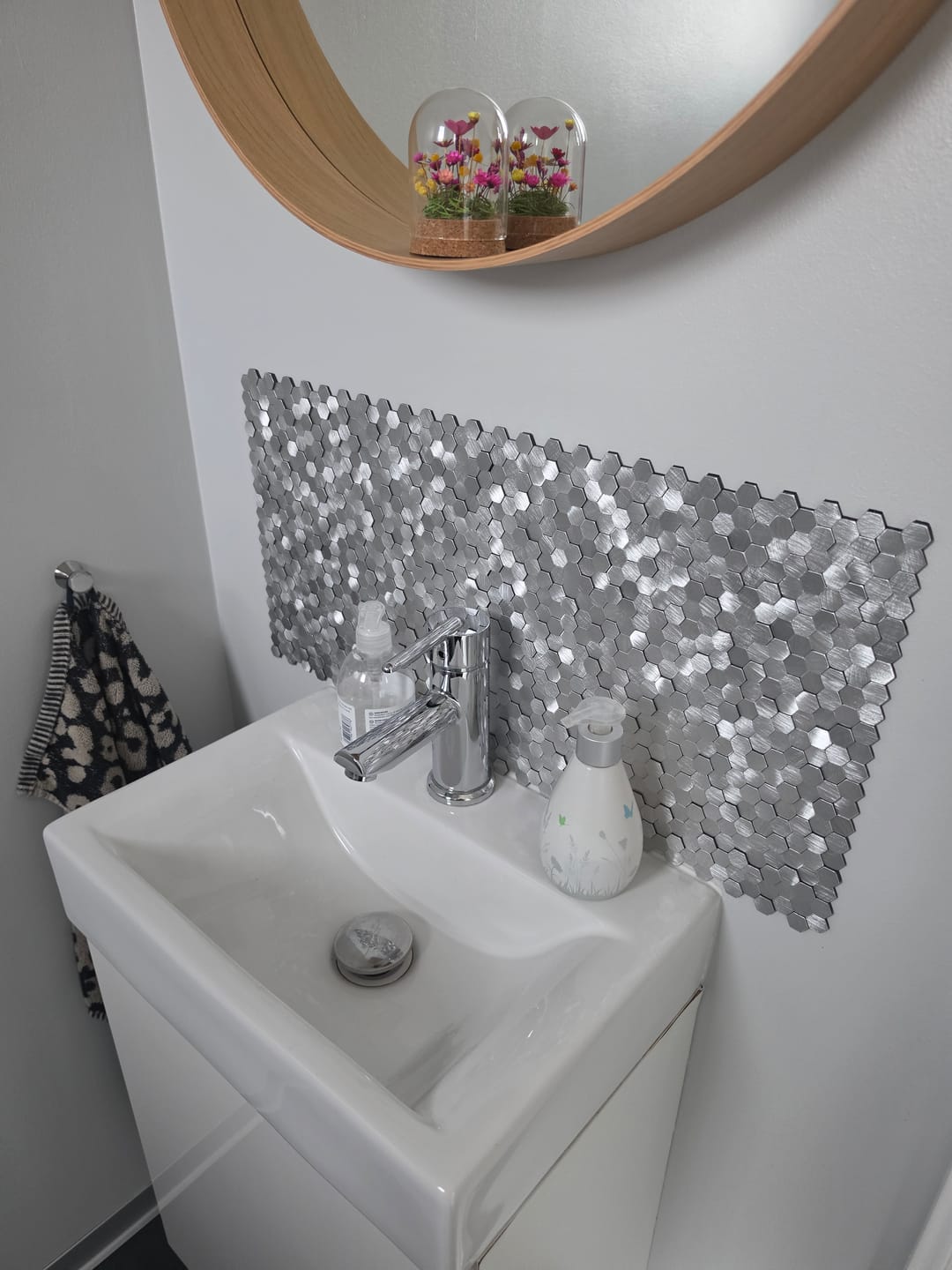 Customer photo review of Plaque Mosaique Adhésive Crédence de Cuisine Relief Chromée 3D