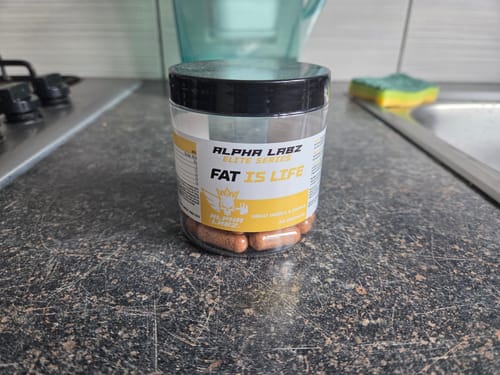Customer photo review of Alpha Labz - Fat Is Life - Omega 3 Huile de Krill Vitamine D3 K2