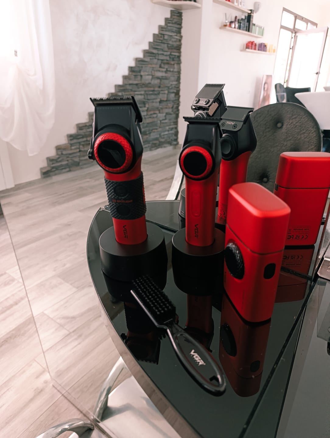 Customer photo review of TRIS MAX: Clipper V 001 + Super Trimmer V 977 + Shaver V 378