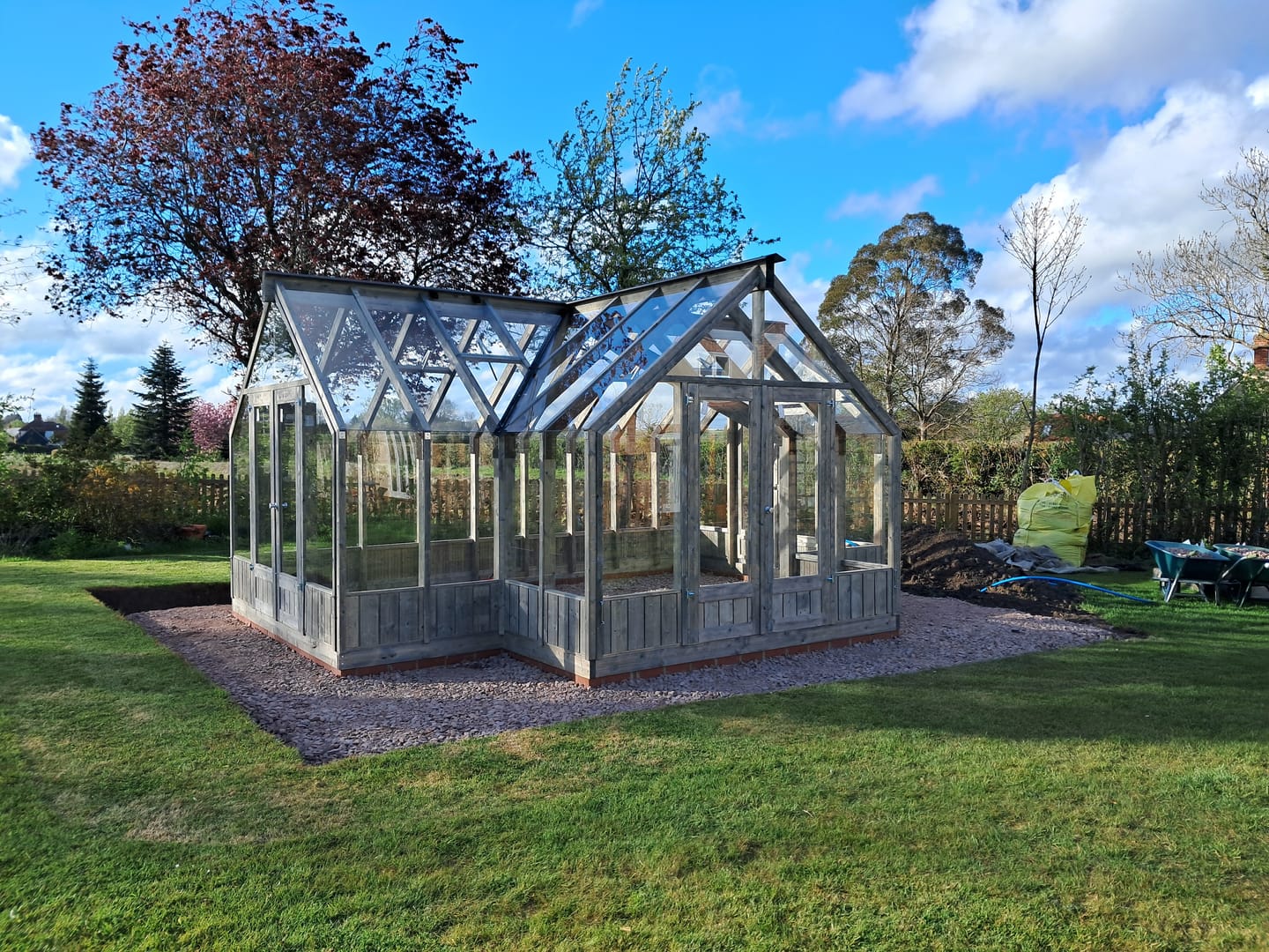 Customer photo review of Emilia XL (4.2x5.4m | 19.1m2 | 18mm) Large T-Shaped Premium Greenhouse (Pressure Treated)
