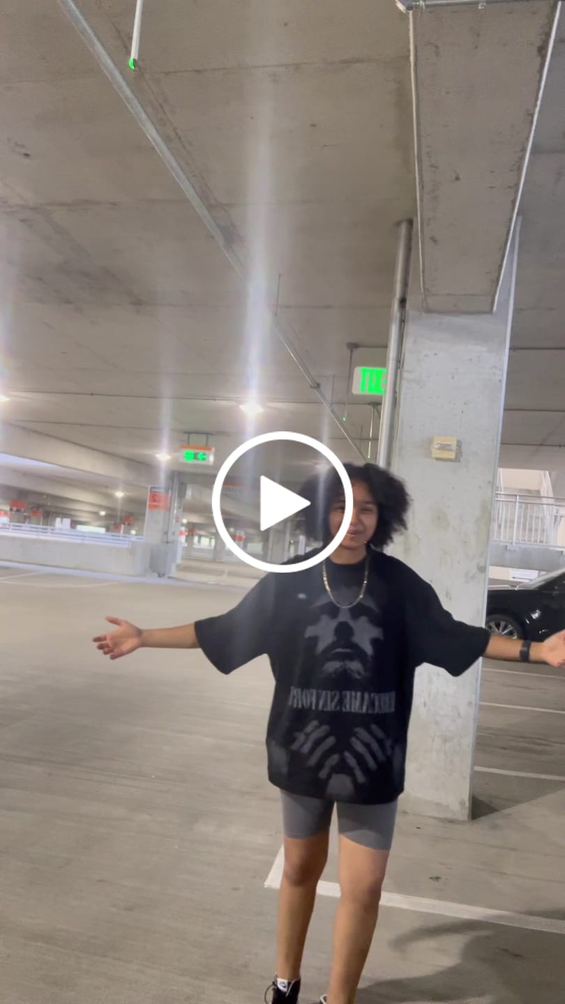 Customer video review of [PRE-ORDER - SHIPS FEBRUARY 18TH] Redeemed Graphic Tee (Oversized Fit)