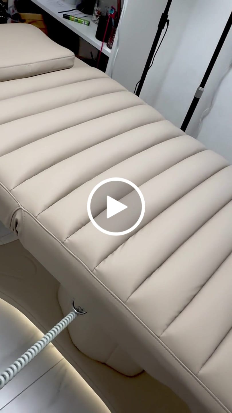Customer video review of Manufakturo Grandeur Electric Lash Beauty Bed - 3 Motors Warm Beige