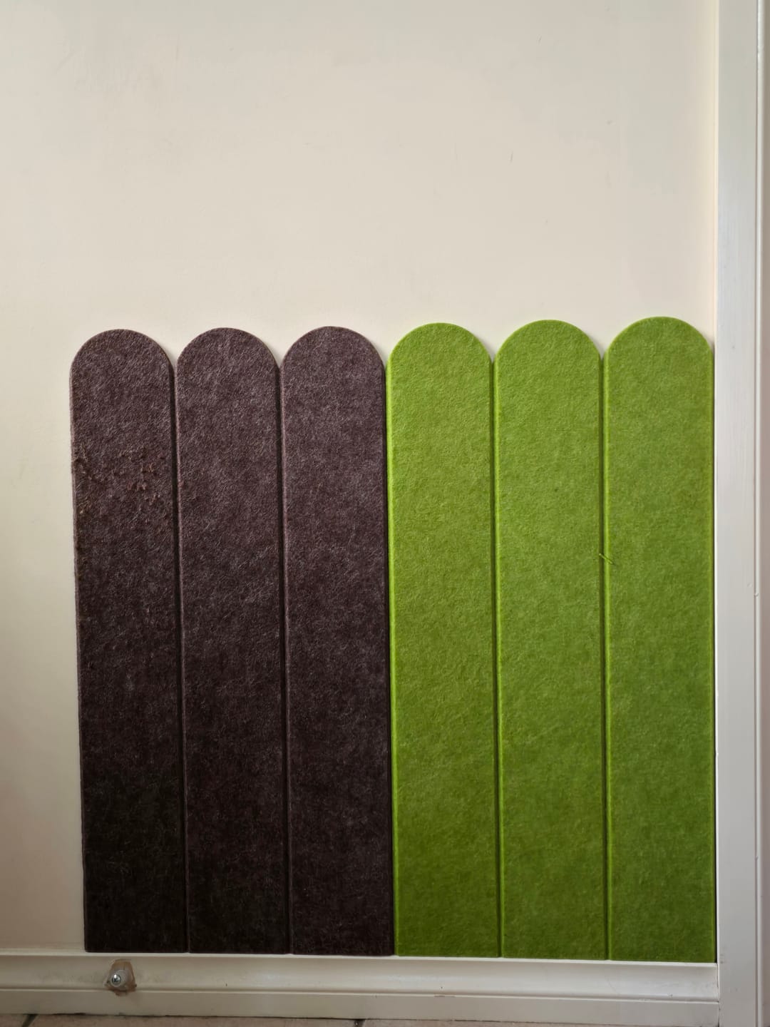 Customer photo review of Durable Felt Wall-Mounted Cat Scratch Mat