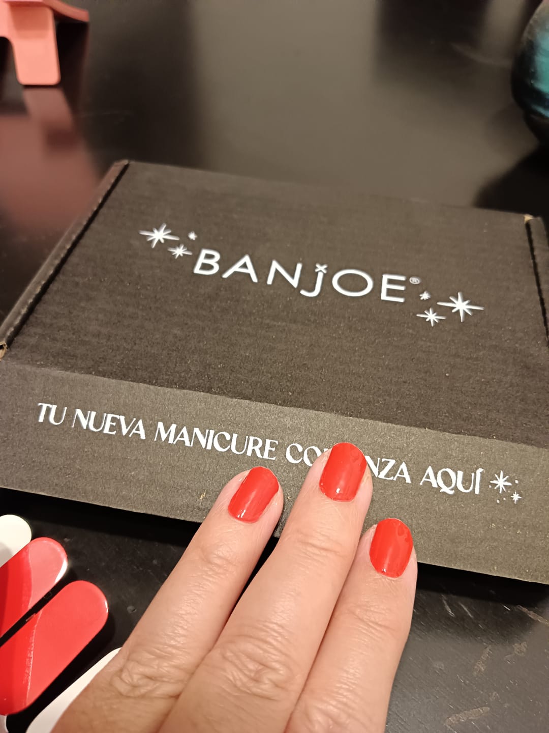 Customer photo review of Rojo Copihue | Stickers de Esmalte
