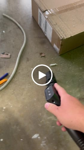 Customer video review of Grandstorm Retractable Vacuum Cleaner