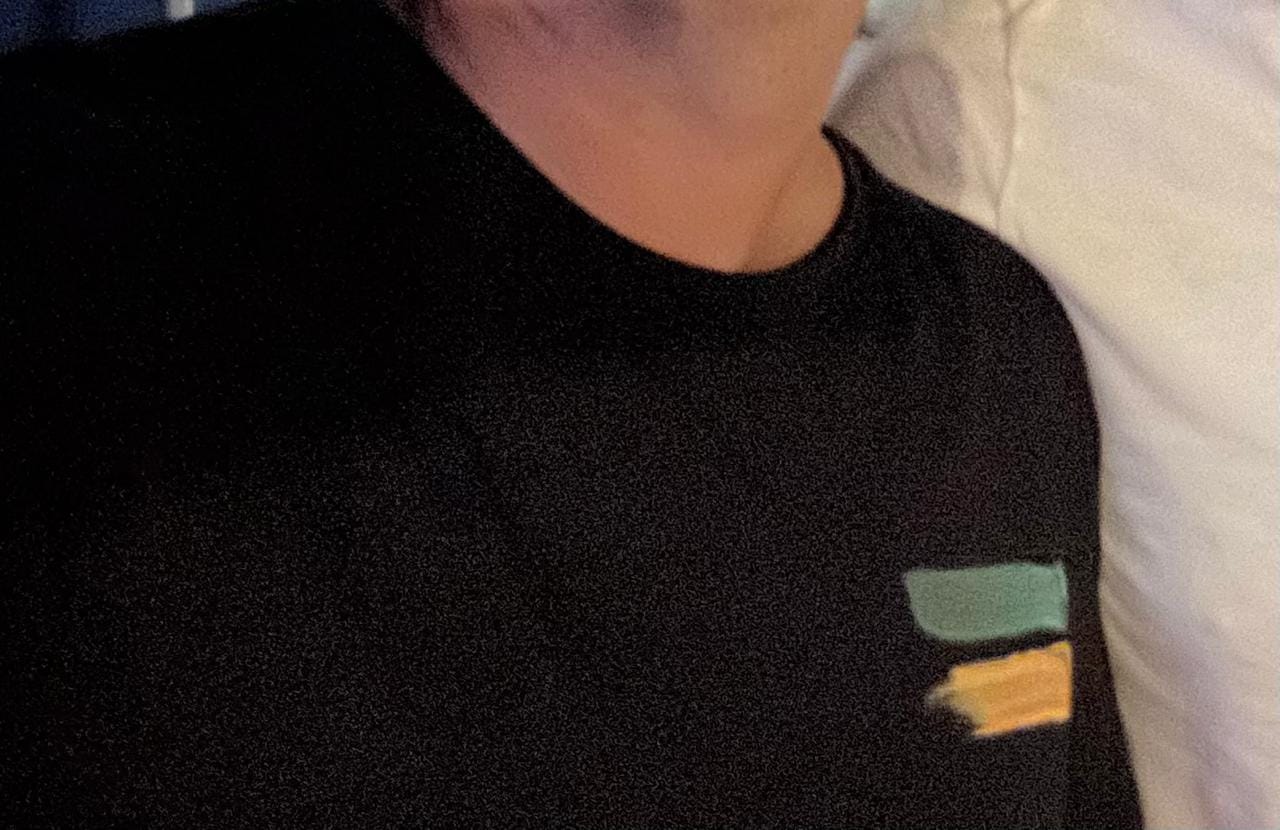 Customer photo review of Camiseta VERDE E AMARELA - PRETA - (ALGODÃO PERUANO)