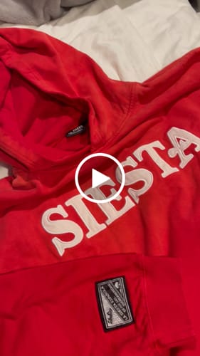 Customer video review of LA SUDADERA: SIESTA