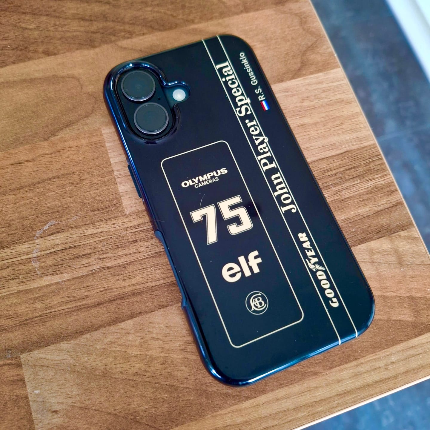 Customer photo review of Lotus 97T/98T Senna F1 Livery - Individuelle Premium Hülle für iPhone