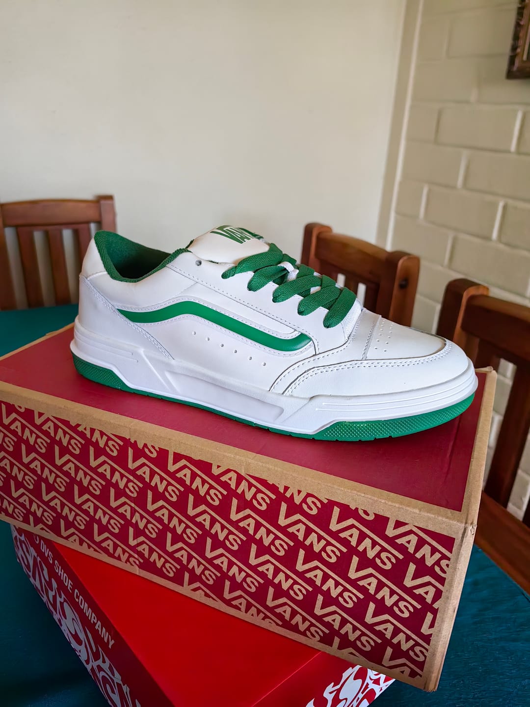 Customer photo review of Zapatilla Vans Hylane Unisex Blanco