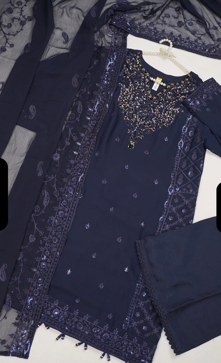 Customer photo review of Husan e Jahan - Luxury Chiffon Outfit with Chiffon Dupatta And Plazzo - Ready to Wear - SB01