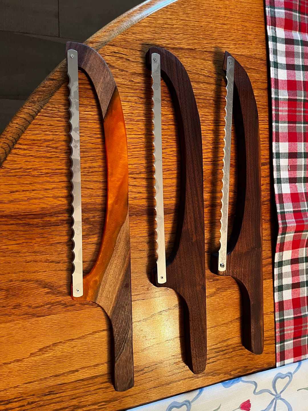 Customer photo review of 15.9X2.75" Bread Cutting Bow Knife 1 Acrylic Router Template