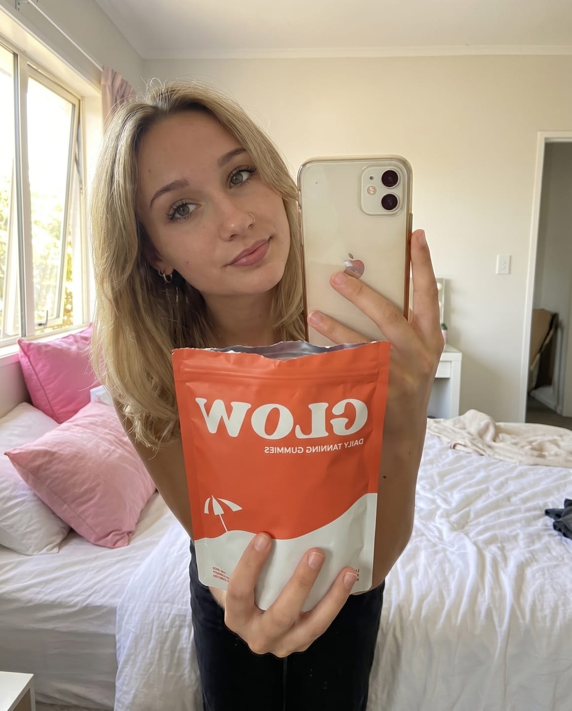 Customer photo review of Glow Tanning Gummies