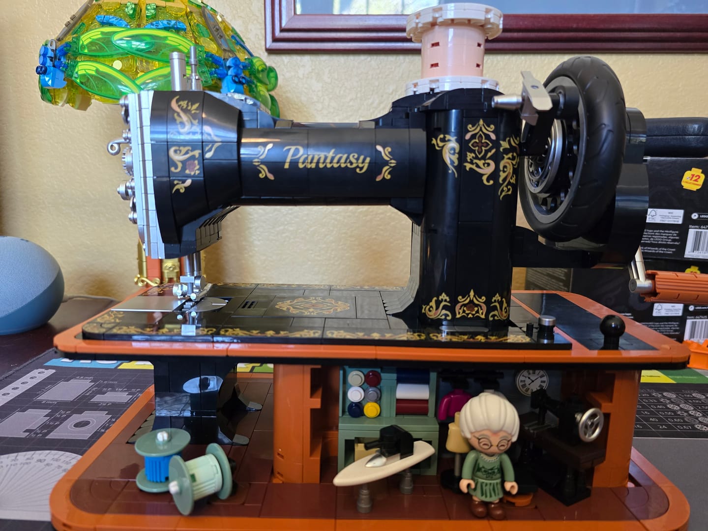 Customer photo review of Pantasy Hand Crank  Sewing Machine 85028