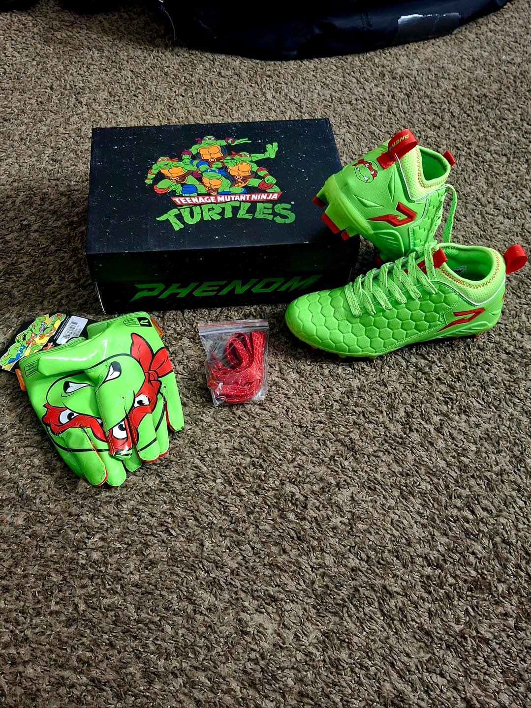 Customer photo review of Ninja Turtles: Raphael Football Gloves – VPS5 by Phenom Elite