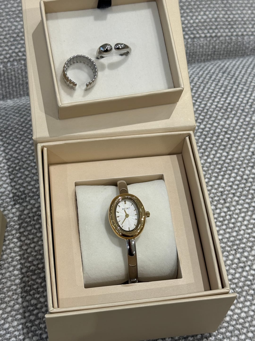 Customer photo review of Ameli Ring