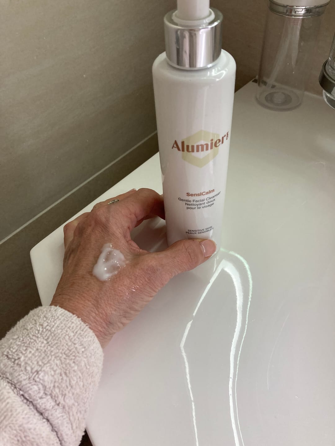 Customer photo review of Alumier SensiCalm Cleanser (177ml)
