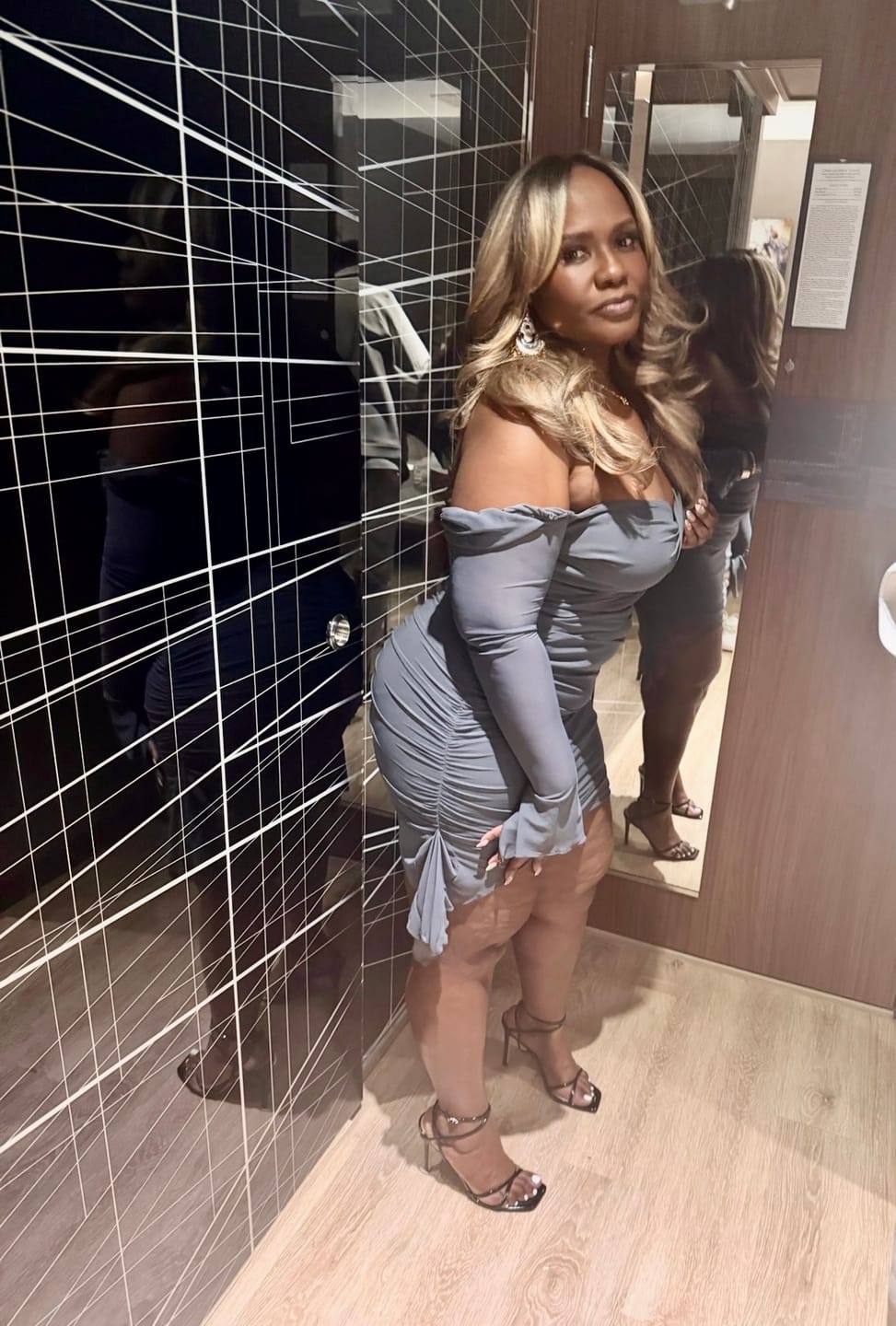 Customer photo review of Shake N Go Equal Curtain Bang HD Lace Part Wig - MAVEN
