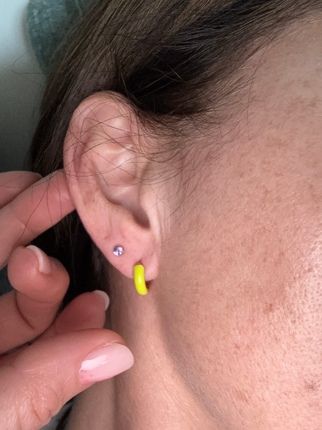 Customer photo review of Orecchino HOOP COLOR - Lemon