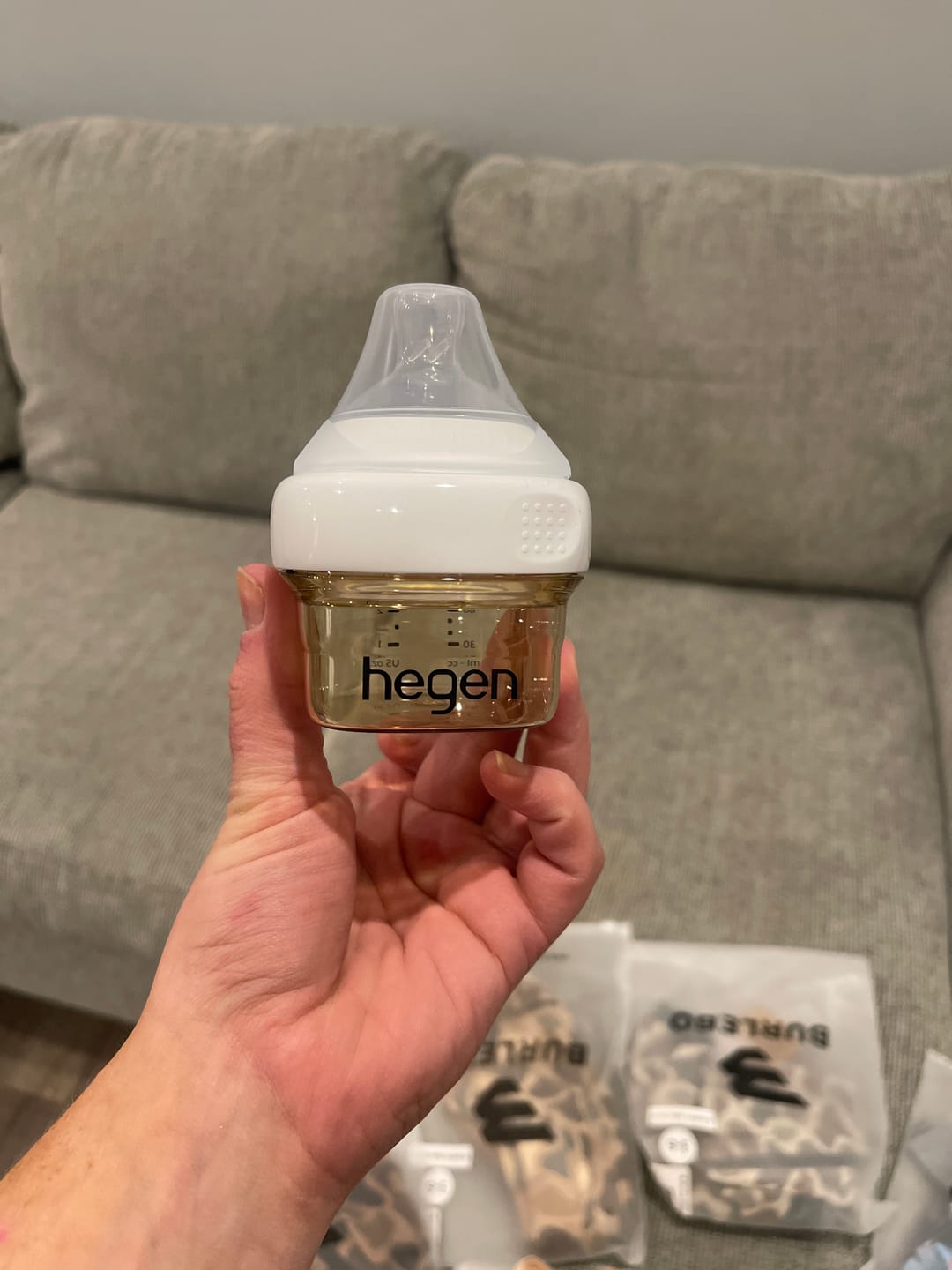 Customer photo review of Hegen PCTO™ 60ml/2oz Feeding Bottle PPSU with Extra Slow Flow Nipple (0 months)