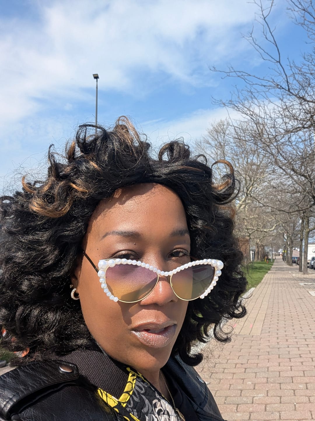 Customer photo review of Sensationnel Dashly Full Wig - UNIT 20
